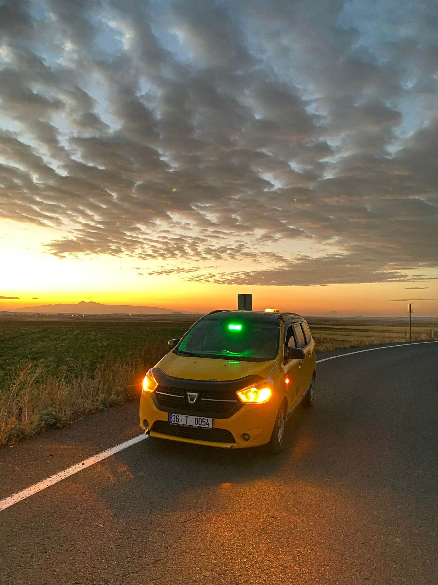 Kars taksi numarası ile çağrılan merkez taksi aracı